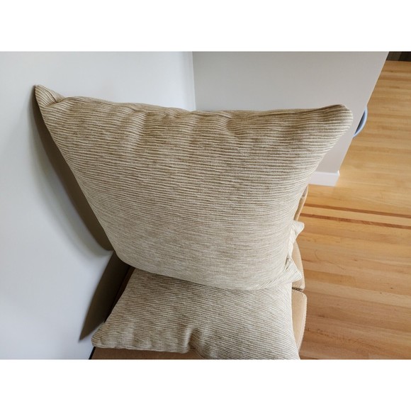 2 - Roth & Tompkins Woven 20x20 Throw Pillow Covers Zippered Toffee Damask NEW - Picture 10 of 16